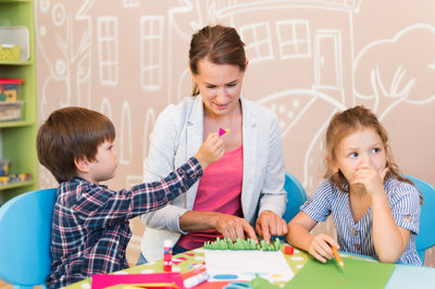 10 stratégies pour établir des relations positives avec les enfants de votre classe